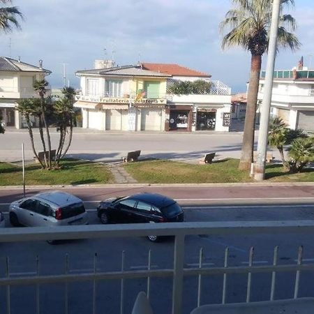Monolocale Lungomare Viareggio Apartment Exterior foto