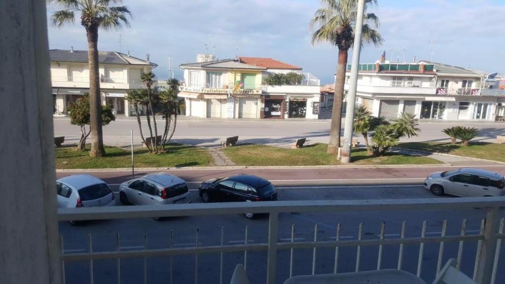 Monolocale Lungomare Viareggio Apartment Exterior foto